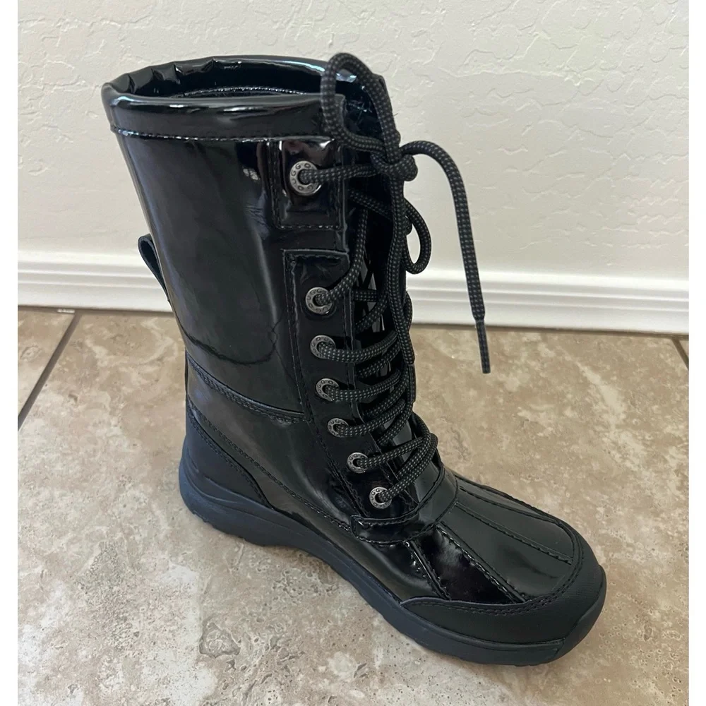 UGG WOMEN'S PATENT LEATHER ADIRONDACK III SHEARLING LINED BOOTS BLACK Sz 5.5